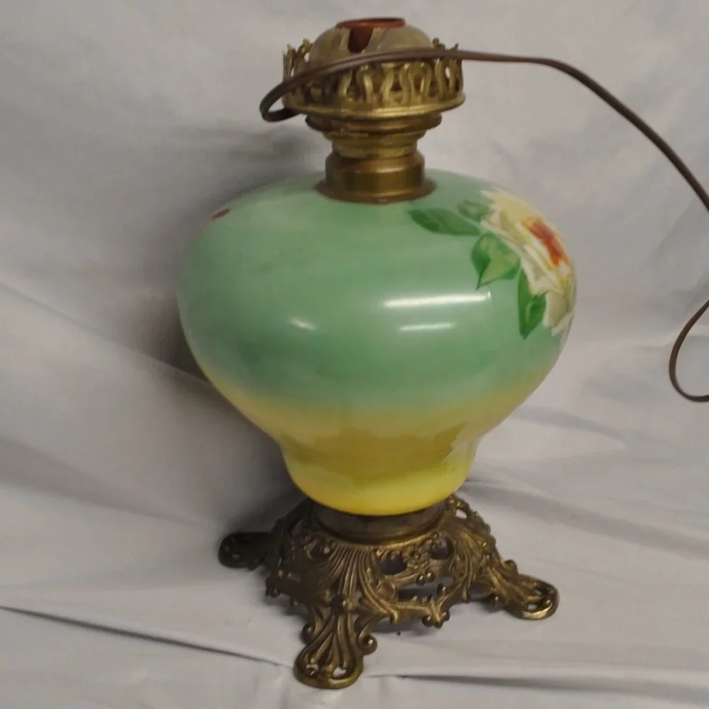 SALE* vintage floral kerosene glass lamp turned electric (319w)